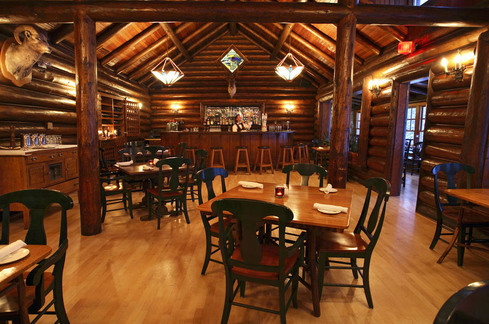 לייק לואיז Deer Lodge מסעדה תמונה